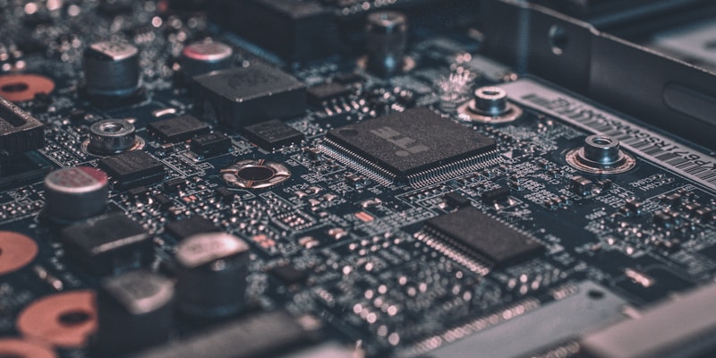 2026年AI硬件性能大比拼：选对配置让模型训练效率翻倍